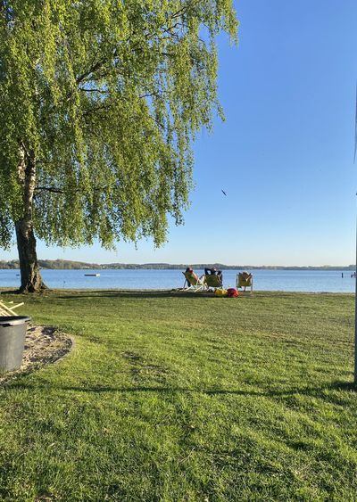 Ein Blick auf den Plöner See und den Campingplatz Bosau